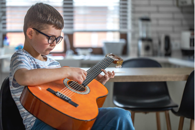 Start Learning the Guitar with these 7 Easy Steps
