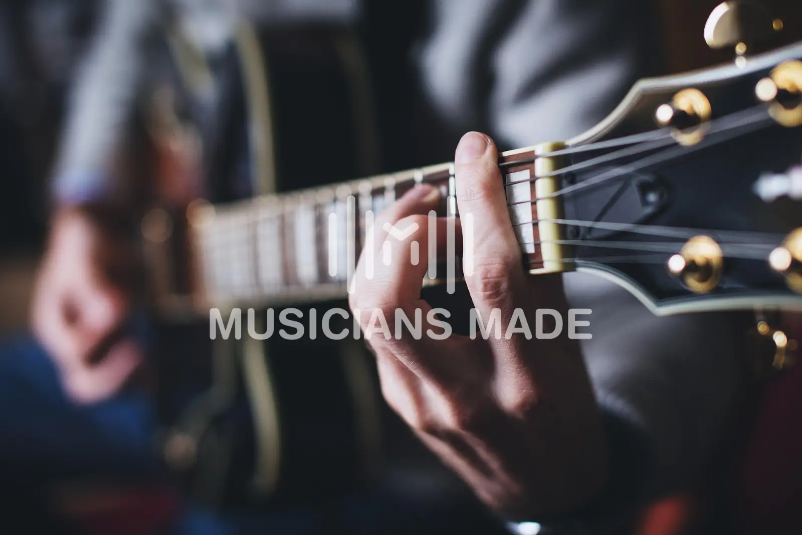 How to Tune Your Guitar Correctly (Beginner Tips & Simple Steps)